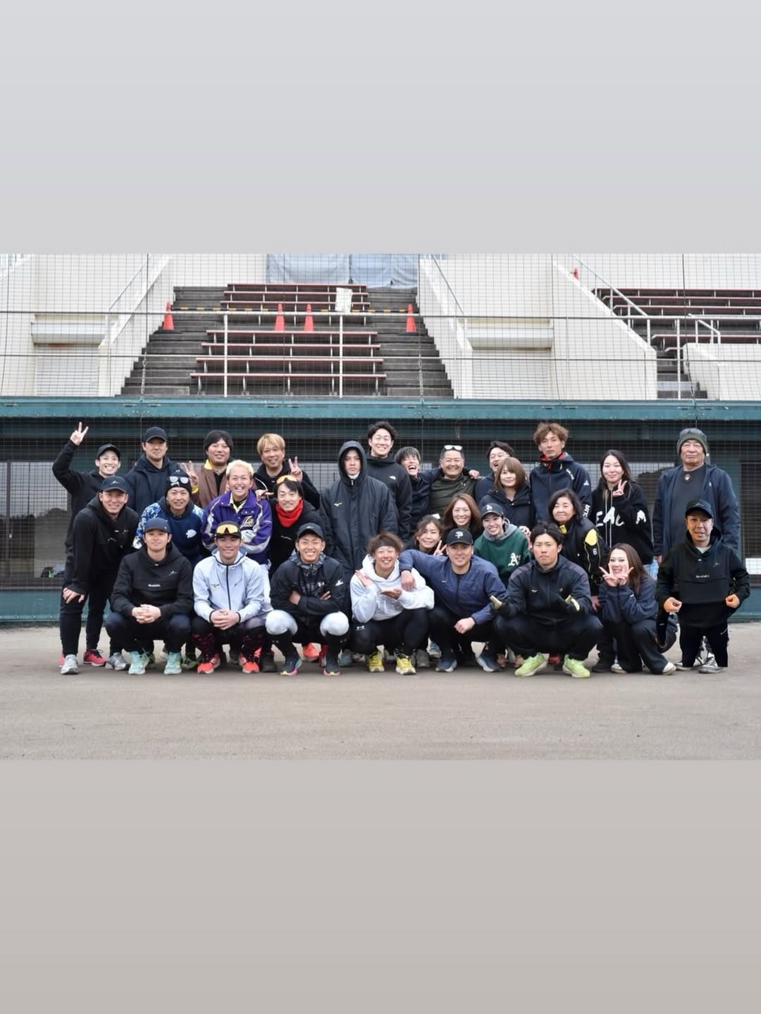 【感謝あふれる】村林一輝が自主トレ終了を報告　大人数集合ショットににじむ充実感