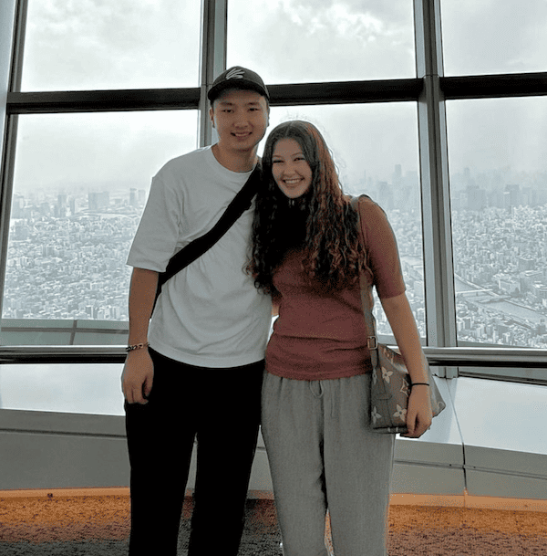 バスケ日本代表の若きホープ、婚約者とラブラブ東京観光にファン「素敵なカップル」