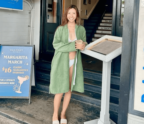 「素敵なビキニ姿！」美女サーファー、オーストラリアのデイショット＆グルメフォトを公開！ファン歓喜「こちらも楽しい気持ちになれる」