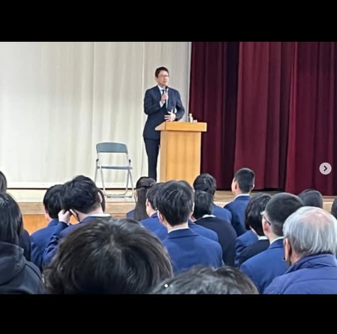 古田敦也、京都の中学校で講演会を開催