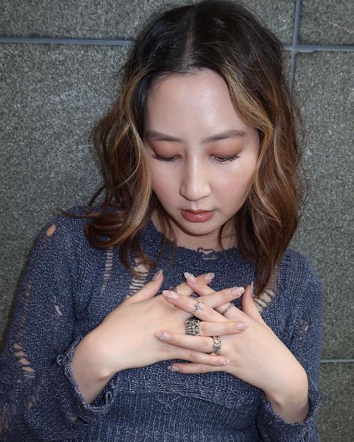 河北麻友子が手指の装飾品を披露！「めっちゃ素敵💖」