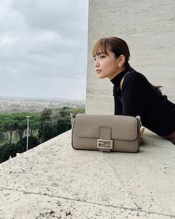 「似合いすぎてて美しいよーー💗」川口春奈、本場のイタリアでも輝く姿にファン絶賛✨😳