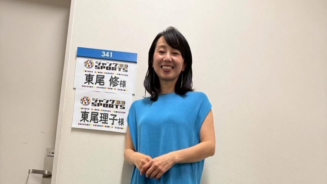 「本日放送のジャンクスポーツの衣装」東尾理子、爽やかなブルーワンピースを披露
