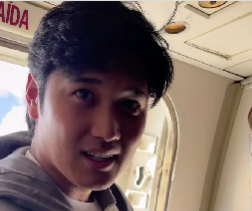 ドジャース、日本遠征へ出発！選手たちの機内での過ごし方は？