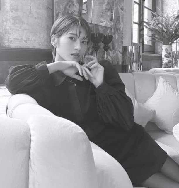 元乃木坂46・若月佑美 海外との相性が良すぎ！？絵になるワンショットにファンも「美しい」と称賛！