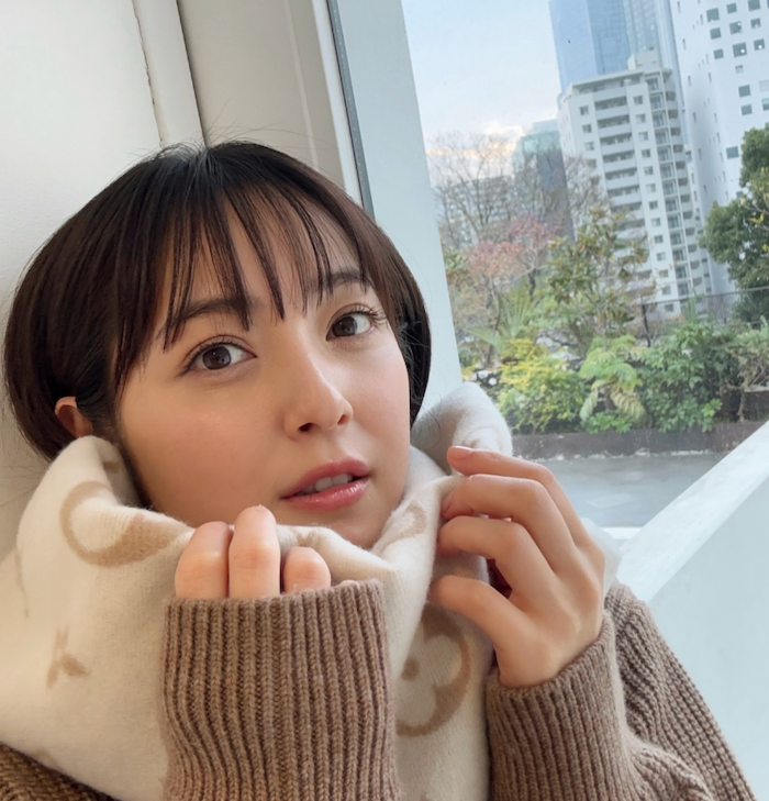 「天使かと思った」佐々木希、ルイ・ヴィトンのマフラー姿にファン悶絶
