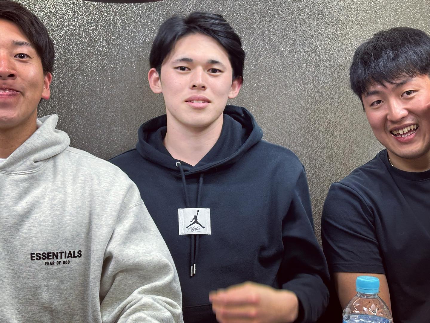 大勢・佐々木朗希・岡本和真の豪華3ショットが公開！