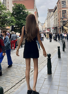 16キロ減・激痩せタレントに「ちょっと心配レベルです」「痩せすぎだよ」 まるで”バービー人形”のような姿に驚愕の声…