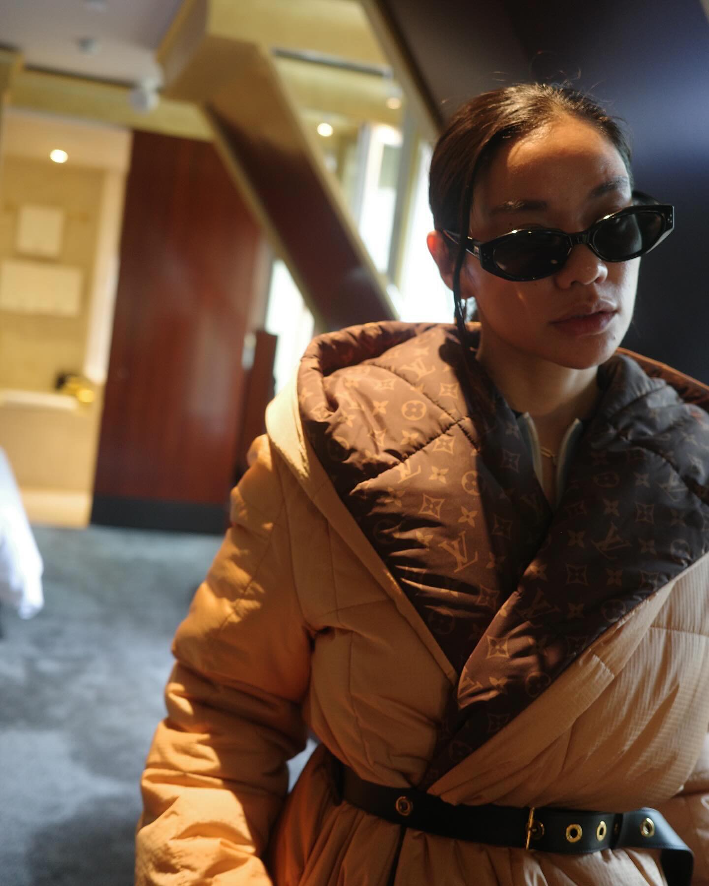 awichフランスで優雅な気分「毎秒が宝石のよう」