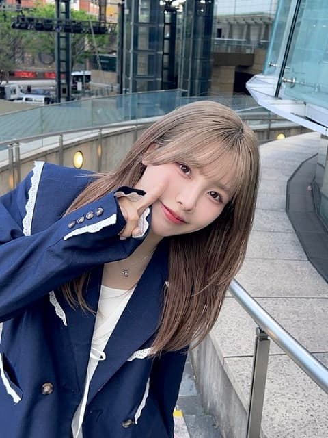 「キュートな笑顔、きゅん」歌手 Liyuuのアウター姿にファン歓喜