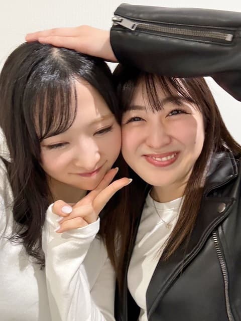 「ずっと幸せでした。だぃすき。」AKB48 小栗有以が”お姉様方”との素敵2ショットを投稿！