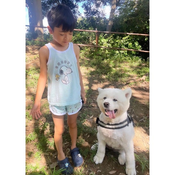 「ある意味オソロ。」つるの剛士　顔出し😲息子＆愛犬2ショットを公開❕