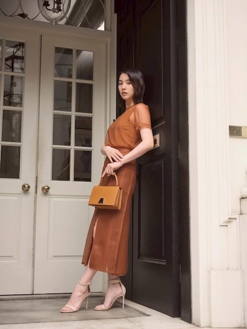 女優・のん、洗練されたコーディネートを披露！