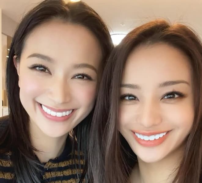 「美人姉妹降臨」高橋メアリージュン、妹・高橋ユウとの”超似過ぎ”なツーショットを大公開！