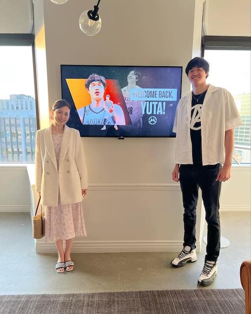 久慈暁子が渡邊雄太との記念日を報告💕「いつも本当にありがとう🍒」