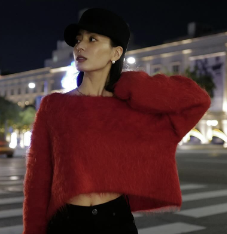 中村麻美、韓国ソウルでの魅力ショット！「満喫中」のレッドコーデにファンもメロメロ！！