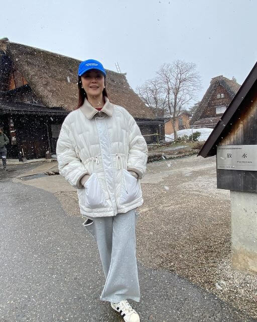 観月ありさ、春から真冬へ！？白川郷で雪に包まれた奇跡の一日