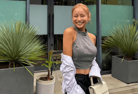 「完全に惚れてます」美女スポーツタレント、路上で見せた”美スタイル”がパーフェクトだとファン恋わずらい！「完全に尊敬」