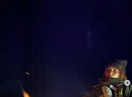 加藤優が焚き火の前で静かな夜のキャンプを堪能