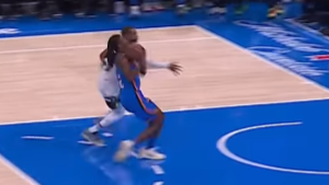 “歴史的惨劇”とSNS騒然！OKCが圧巻の前半で試合を支配、NBAファイナル進出へ前進か