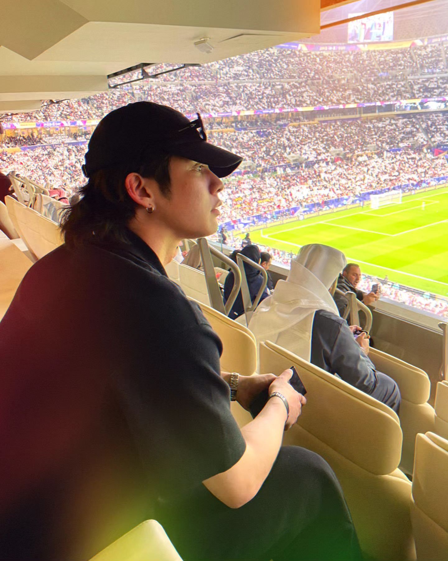 人気タイ俳優・ブライトがアジアカップ観戦を報告⚽️