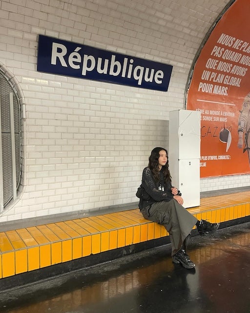 MAMAMOO・ソラ 初のパリ旅行で休暇を楽しむ