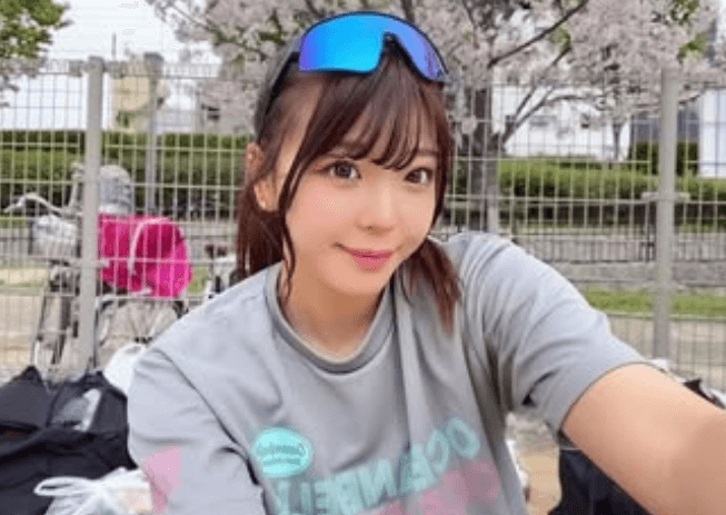 「破壊力抜群」美女ビーチバレー選手、桜を背景に見せた”プリティ・自撮り”がキュート過ぎだと話題に「めちゃ可愛すぎます」