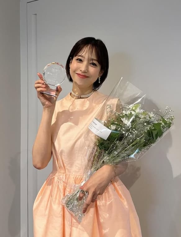 「当然の輝きです」元アナウンサー〇〇がベストマザー賞受賞に祝福の声続々