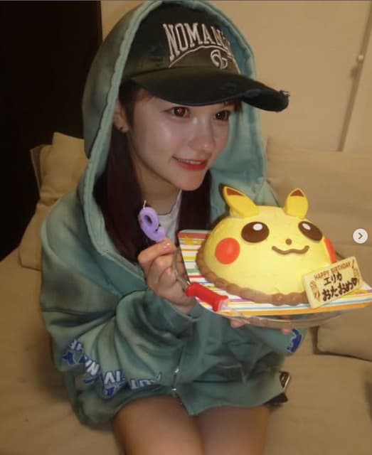 村重エリカが19歳の誕生日を迎えたことを報告「19際もさらに成長できるように日々精進します。」