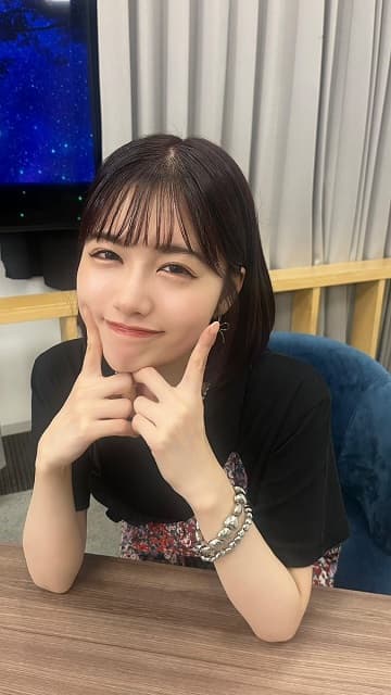 声優 礒部花凜が生放送後にカワイイ笑顔を投稿！次回は〇〇姿！？