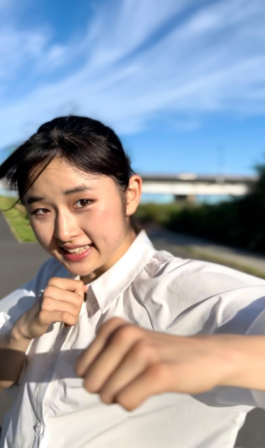 「イメージバッチリ！」女子大生キックボクサー辻井和花、軽やかフットワークのシャドームービーにファン歓喜！