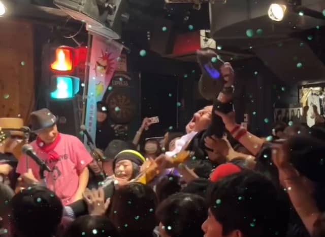 野爆くっきー「ゆっくりダイブ」のライブパフォにファンも爆笑！