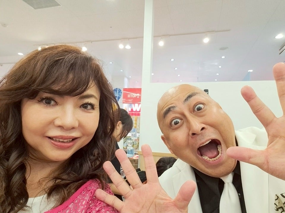 ハイヒール・モモコが先輩みたいな後輩の〇〇と楽しくロケ！