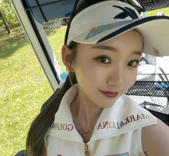 「全部可愛いんですけど」美女ゴルファー、バーディーに歓喜！”絶賛ノースリーブ＆スイングムービー”にファン夢中「可愛すぎるやろー」