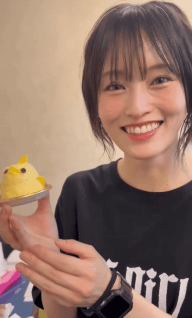 山本彩「プルプル震えるアレ」にニコニコ笑顔が可愛すぎると話題！