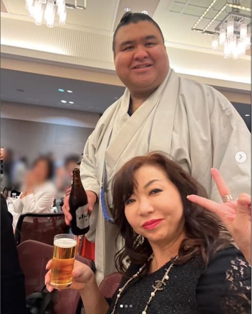 「ますます高安関を好きになりました」ハイヒール・モモコが高安関とのツーショット写真を公開！