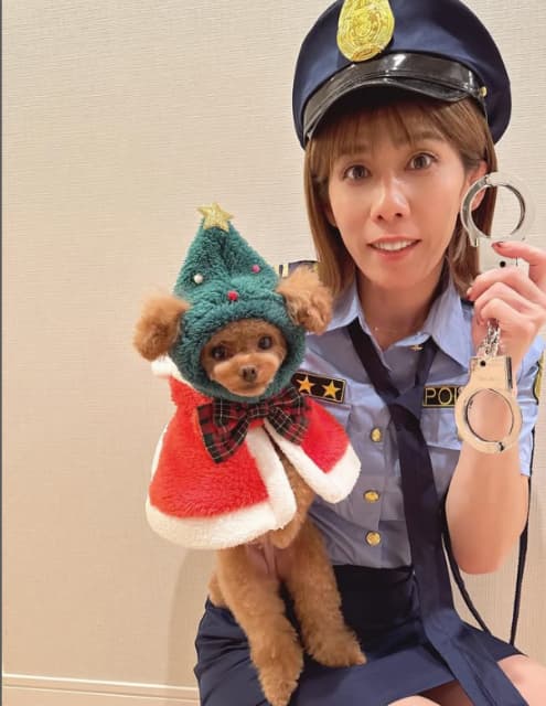 吉田沙保里がミニスカポリスで美脚披露！愛犬を逮捕！！