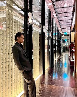 KAT-TUN・上田竜也のスーツ姿がカッコ良すぎる💕「通帳くれてやる‼️‼️‼️」