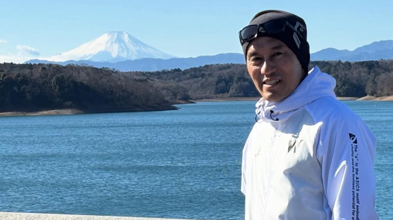 早稲田大学競走部駅伝監督の花田勝彦、素晴らしい景色と共にトレーニング