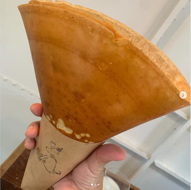 ミキ昴生 家族でほのぼのクレープを楽しむ！「ざくざく食感味わいたぃ〜」