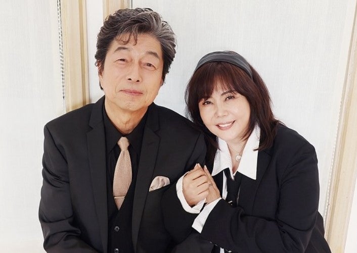 「うわあ～懐かしい」小川菜摘 デビュー作の共演俳優らと再会！懐かしの2ショットに反響続々