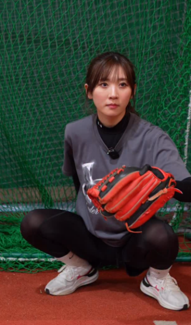美女ソフトボール系インフルエンサー・大塚彩がキャッチャーに挑戦⁉結果は…