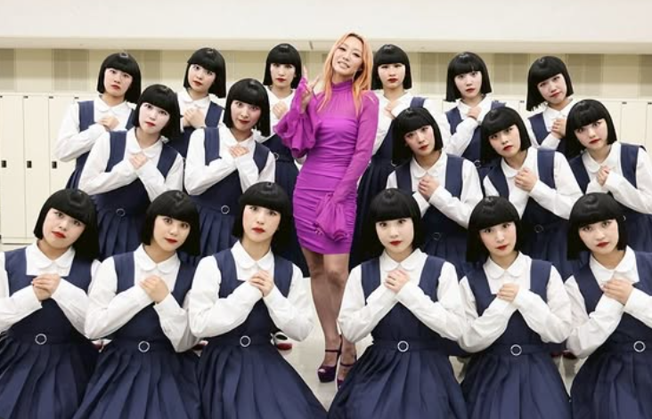 「TikTok撮影も急遽実施」倖田來未、“アバンギャルディー”と元気いっぱい新曲披露