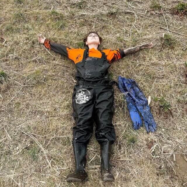 これがガチの仕事終わりです（笑）もう動けません…！大地に溶け込む女、鈴木奈々