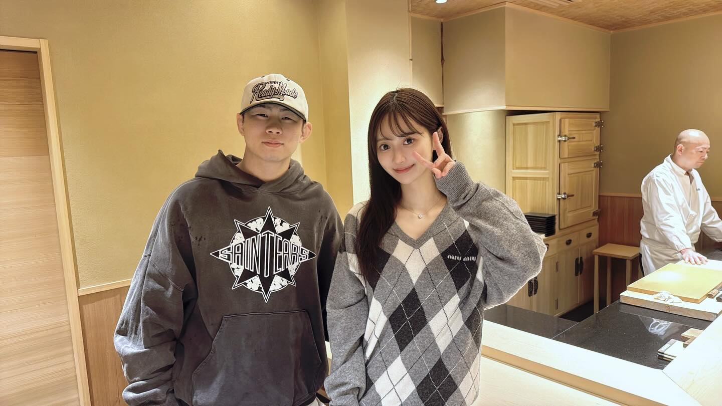 「複視でにじほが2人に」YA-MAN、幸せあふれる新年会ショット公開