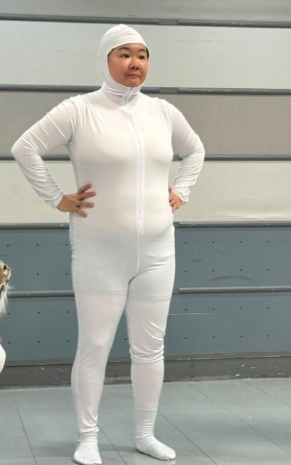 「この格好はなんやー」やす子が白タイツ姿でおはよう投稿