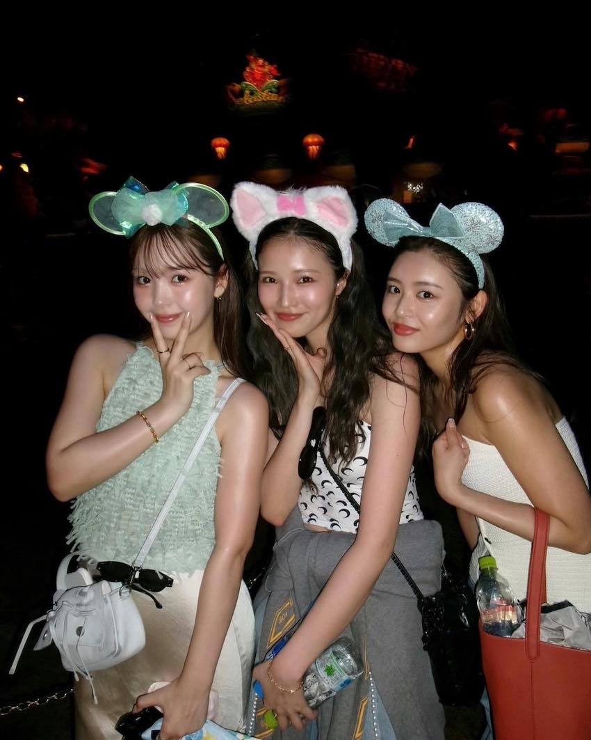 ディズニーに降臨？！仲良し美女トリオ！