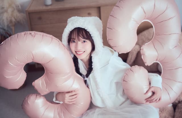 「はっぴーばーすでーとぅーみー」元乃木坂46・新内眞衣、33歳の抱負を語る！