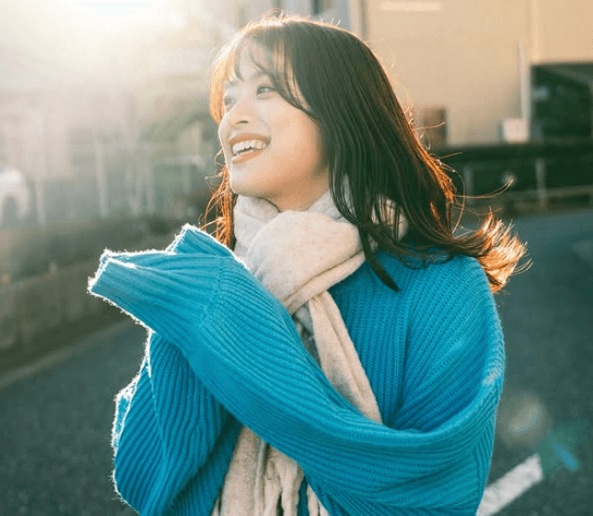 「ス・テ・キ」激カワと評判のスポーツ美女子、住宅街で見せた”サンシャイン・スマイル”にファンときめく！「元気が出ます」