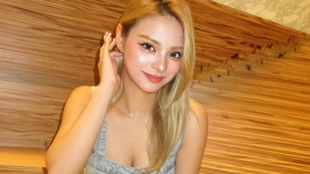 “鬼盛れ”ショットにファン熱狂…ナチュラルまつ毛で魅せる最新自撮り